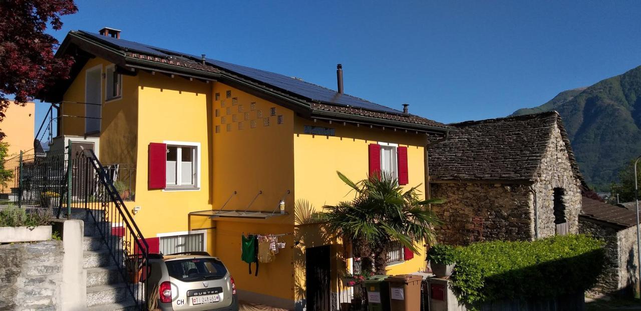 Casa Gialla Gordola Dış mekan fotoğraf